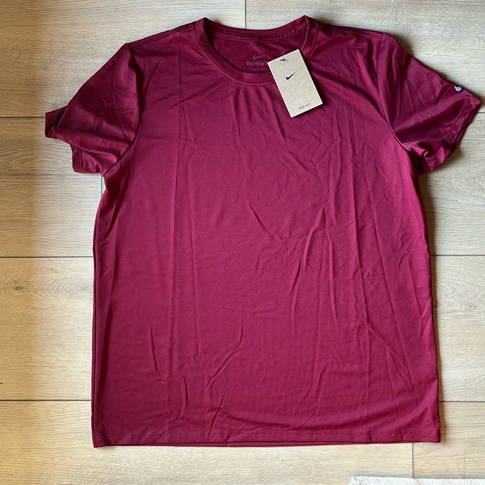 Women’s Nike shirt